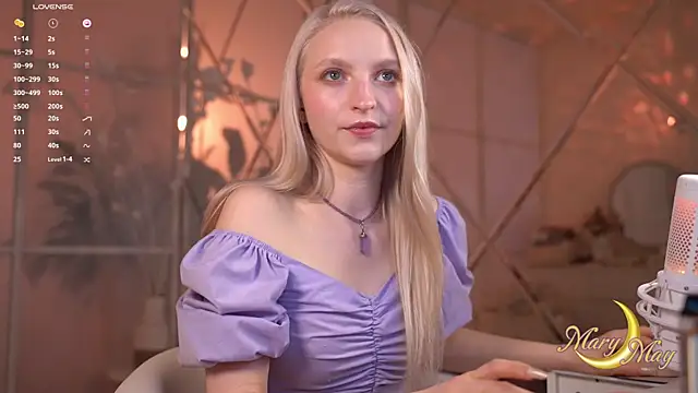 Snapshot of marylunamay chatting on 06-19-26, 05:23 marylunamay online show from 06-19-26, 05:23