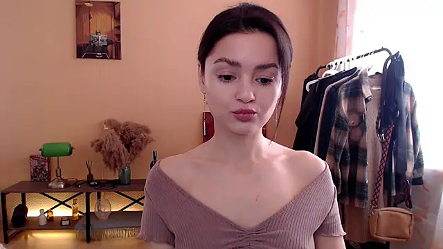 CuteRuby99 online show from 10-01-25, 05:13