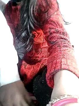 Snapshot of Desisumana chatting on 12-14-24, 07:40 Desisumana online show from 12-14-24, 07:40