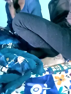 Snapshot of Desisumana chatting on 12-19-24, 04:57 Desisumana online show from 12-19-24, 04:57