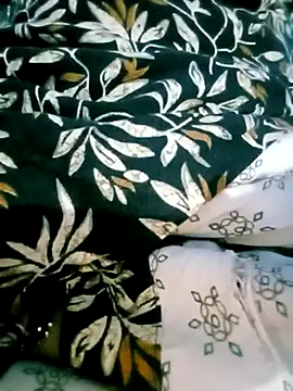 Snapshot of Desisumana chatting on 01-25-25, 12:47 Desisumana online show from 01-25-25, 12:47