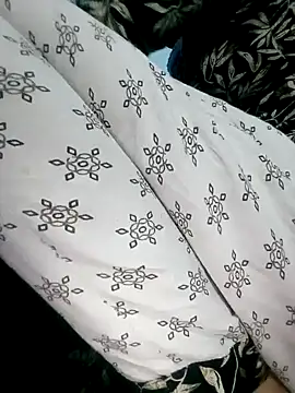 Snapshot of Desisumana chatting on 01-25-25, 03:52 Desisumana online show from 01-25-25, 03:52