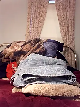 Snapshot of bigballs9 chatting on 02-10-25, 09:47 bigballs9 online show from 02-10-25, 09:47