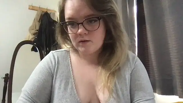 honeyyy24 online show from 09-25-25, 08:40