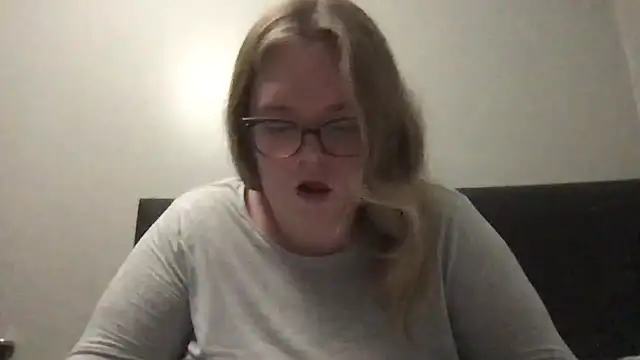 honeyyy24 online show from 03-01-26, 11:07