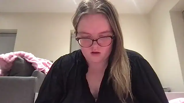 honeyyy24 online show from 05-21-26, 09:22