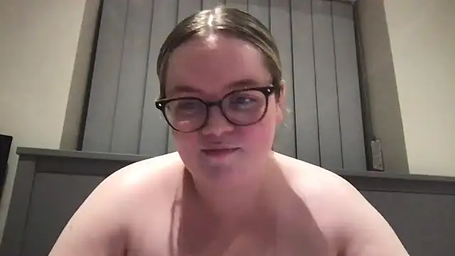 honeyyy24 online show from 05-26-26, 10:28