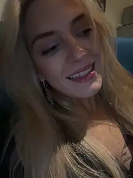 Snapshot of Lolitaxlola chatting on 03-16-25, 06:55 Lolitaxlola online show from 03-16-25, 06:55