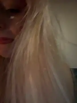 Snapshot of Lolitaxlola chatting on 03-18-25, 07:10 Lolitaxlola online show from 03-18-25, 07:10