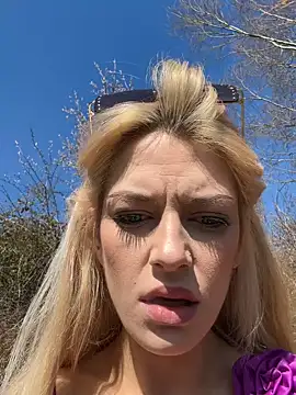 Snapshot of Lolitaxlola chatting on 03-20-25, 11:38 Lolitaxlola online show from 03-20-25, 11:38