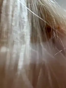 Snapshot of Lolitaxlola chatting on 09-28-25, 12:10 Lolitaxlola online show from 09-28-25, 12:10