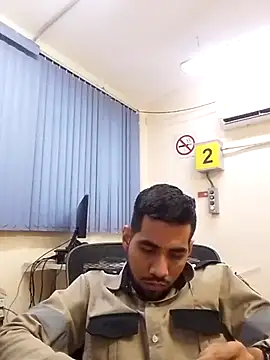 EnriquePersian197 online show from 02-19-25, 04:23