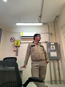 EnriquePersian197 online show from 03-08-25, 12:11