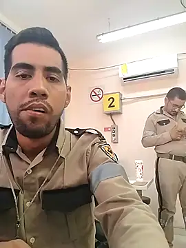 EnriquePersian197 online show from 09-15-25, 07:03