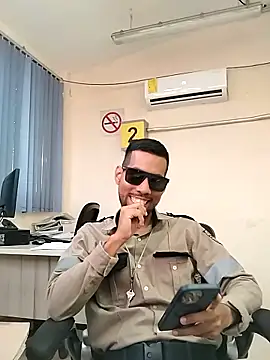 EnriquePersian197 online show from 09-18-25, 03:03