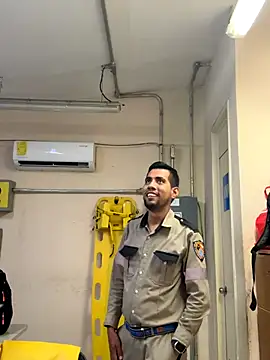 EnriquePersian197 online show from 10-24-25, 12:19