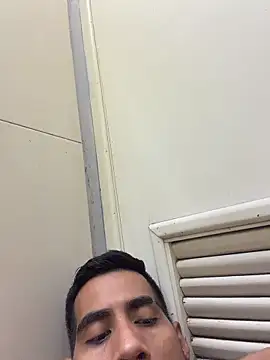 Snapshot of EnriquePersian197 chatting on 05-16-26, 06:10 EnriquePersian197 online show from 05-16-26, 06:10
