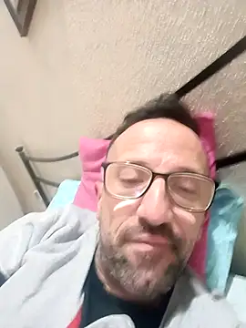 Snapshot of Porco81cazzo chatting on 11-17-25, 06:35 Porco81cazzo online show from 11-17-25, 06:35