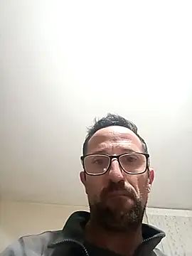 Snapshot of Porco81cazzo chatting on 12-17-25, 07:09 Porco81cazzo online show from 12-17-25, 07:09