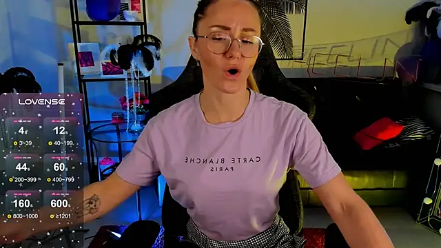 LadyIzabel online show from 12-28-24, 02:33