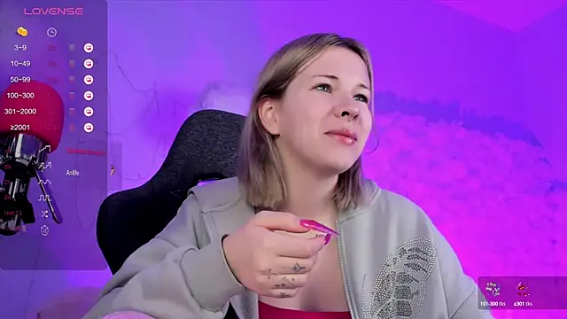 Snapshot of AliceSunday chatting on 12-22-24, 08:16 AliceSunday online show from 12-22-24, 08:16