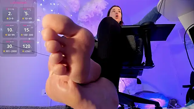 Snapshot of AliceSunday chatting on 02-08-25, 11:12 AliceSunday online show from 02-08-25, 11:12