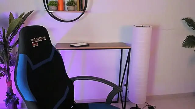 Snapshot of AliceSunday chatting on 02-23-25, 11:11 AliceSunday online show from 02-23-25, 11:11