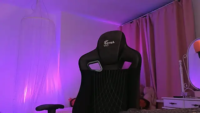 Snapshot of AliceSunday chatting on 10-04-25, 01:58 AliceSunday online show from 10-04-25, 01:58