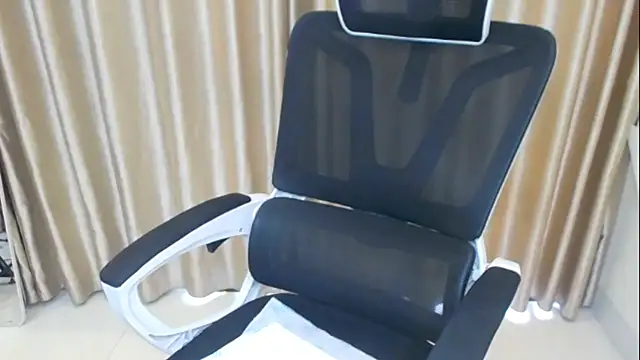 Snapshot of Milk-babier chatting on 01-17-26, 05:34 Milk-babier online show from 01-17-26, 05:34