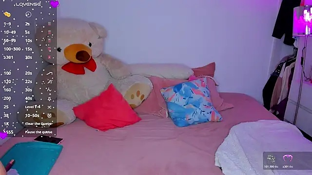 Lunadahia online show from 12-05-25, 04:32