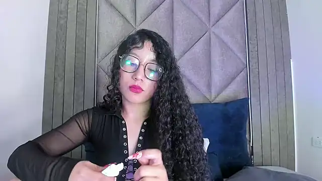 Snapshot of BriaConner_ chatting on 02-03-25, 08:46 BriaConner online show from 02-03-25, 08:46