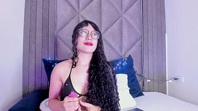 Snapshot of BriaConner_ chatting on 02-10-25, 05:14 BriaConner online show from 02-10-25, 05:14