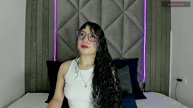 Snapshot of BriaConner_ chatting on 03-01-25, 02:48 BriaConner online show from 03-01-25, 02:48