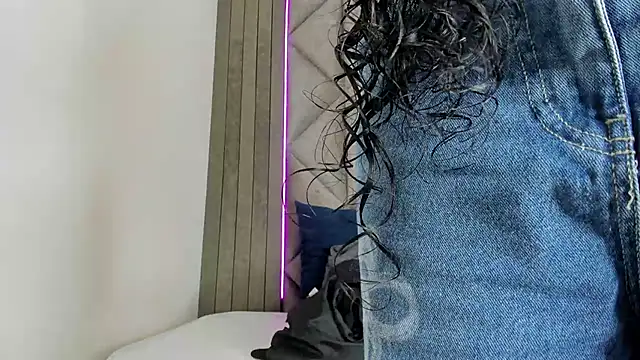 Snapshot of BriaConner_ chatting on 03-19-25, 03:52 BriaConner online show from 03-19-25, 03:52