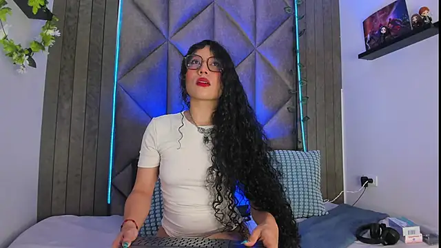 Snapshot of BriaConner_ chatting on 10-17-25, 02:48 BriaConner online show from 10-17-25, 02:48