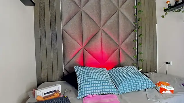 BriaConner  online show from 02-13-26, 03:02