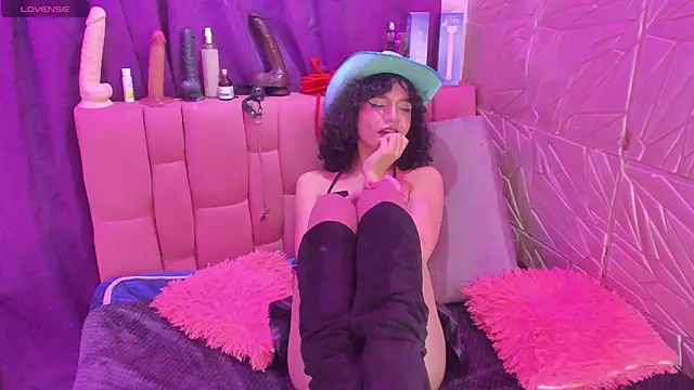 Snapshot of Angellike_doll chatting on 10-03-25, 04:31 Angellike doll online show from 10-03-25, 04:31