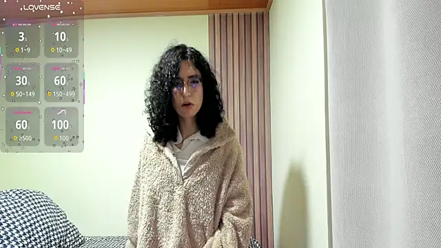 Snapshot of Angellike_doll chatting on 02-13-26, 11:45 Angellike doll online show from 02-13-26, 11:45