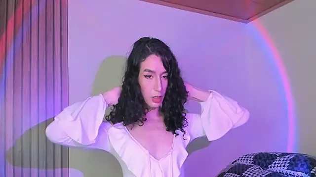 Snapshot of Angellike_doll chatting on 05-07-26, 11:15 Angellike doll online show from 05-07-26, 11:15