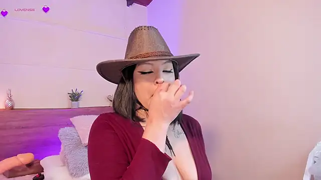 Snapshot of sherylgrey chatting on 09-23-25, 10:46 sherylgrey online show from 09-23-25, 10:46