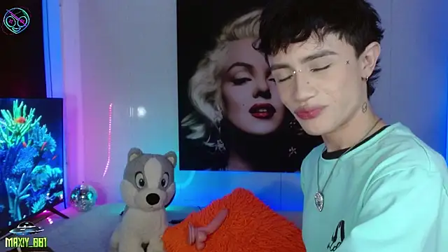 maxiy 001 online show from 03-07-25, 05:29