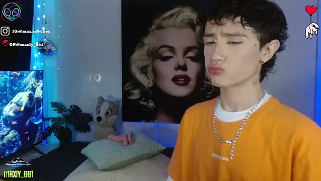 maxiy 001 online show from 04-15-26, 03:57