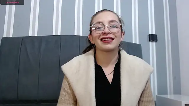 Snapshot of _isaabellaa chatting on 01-03-25, 11:14  isaabellaa online show from 01-03-25, 11:14