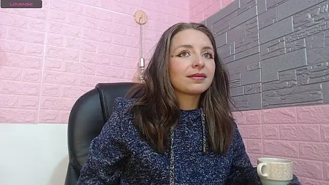 Snapshot of _isaabellaa chatting on 02-02-25, 03:28  isaabellaa online show from 02-02-25, 03:28