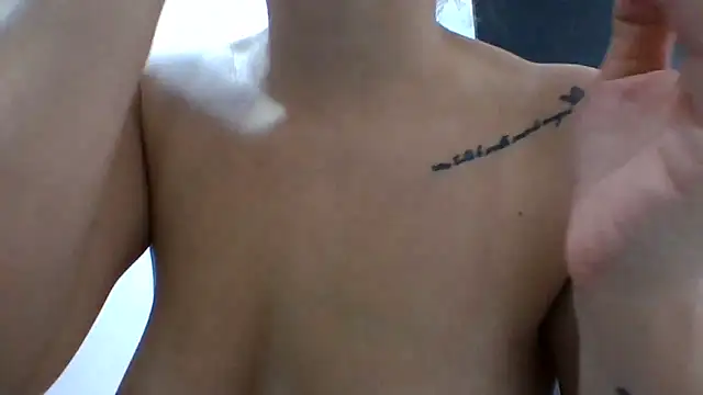 Snapshot of _isaabellaa chatting on 02-05-25, 12:17  isaabellaa online show from 02-05-25, 12:17
