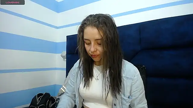 Snapshot of _isaabellaa chatting on 02-08-25, 11:33  isaabellaa online show from 02-08-25, 11:33