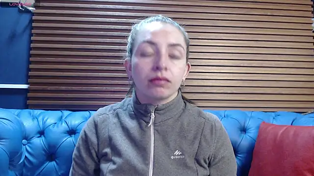 Snapshot of _isaabellaa chatting on 02-13-25, 11:39  isaabellaa online show from 02-13-25, 11:39