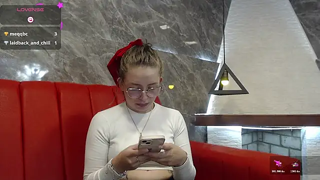 Snapshot of _isaabellaa chatting on 03-06-25, 02:18  isaabellaa online show from 03-06-25, 02:18