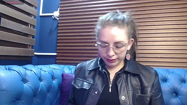 Snapshot of _isaabellaa chatting on 03-20-25, 11:27  isaabellaa online show from 03-20-25, 11:27