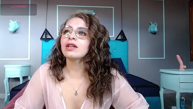 Snapshot of _isaabellaa chatting on 09-14-25, 07:13  isaabellaa online show from 09-14-25, 07:13